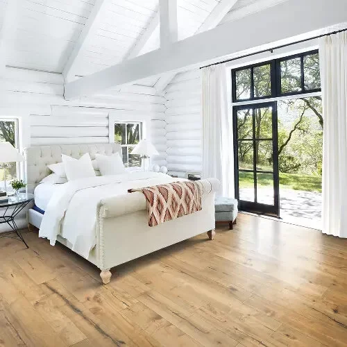 Laminate floors in bedroom